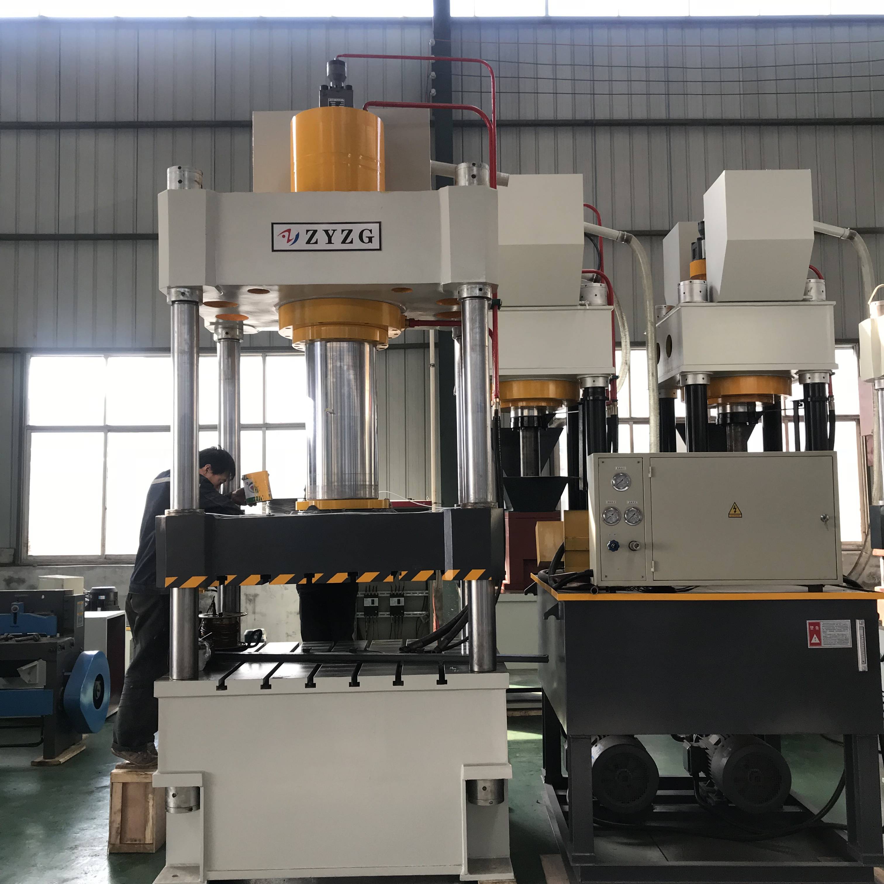 200吨四柱液压机加油前有哪些注意事项？