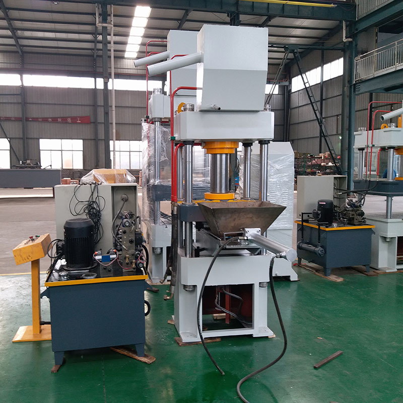 清洗四柱液压机滤油器的方法