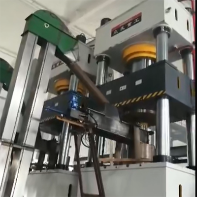 1000吨带风冷碳棒成型液压机