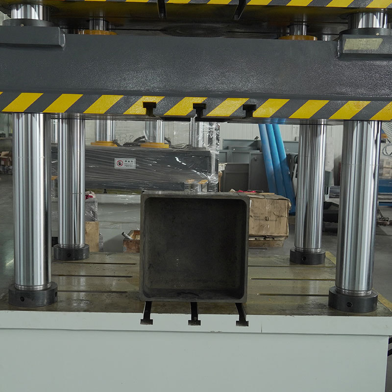 什么是石墨坩埚液压机？石墨坩埚液压机介绍