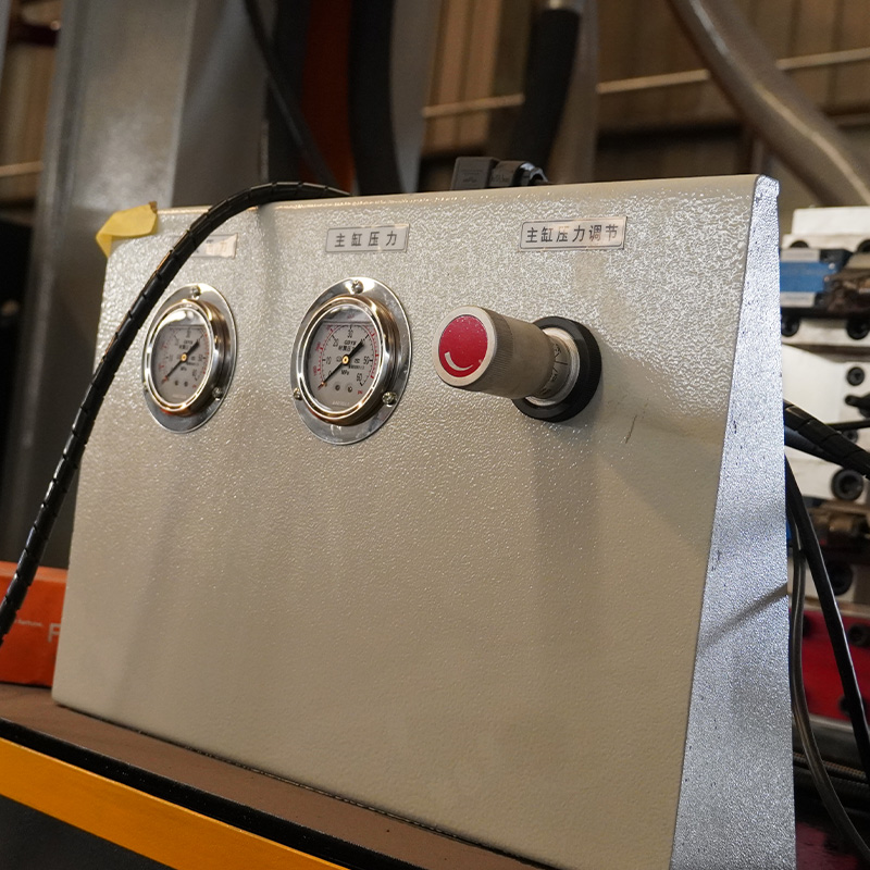 800吨金属热锻液压机   框式压力机