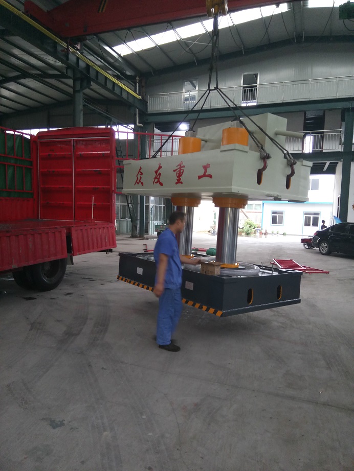 400吨四柱液压机已发货