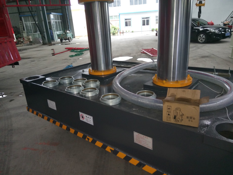 400吨四柱液压机已发货