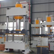 四柱液压机接线图是否简单及为何使用背压阀？