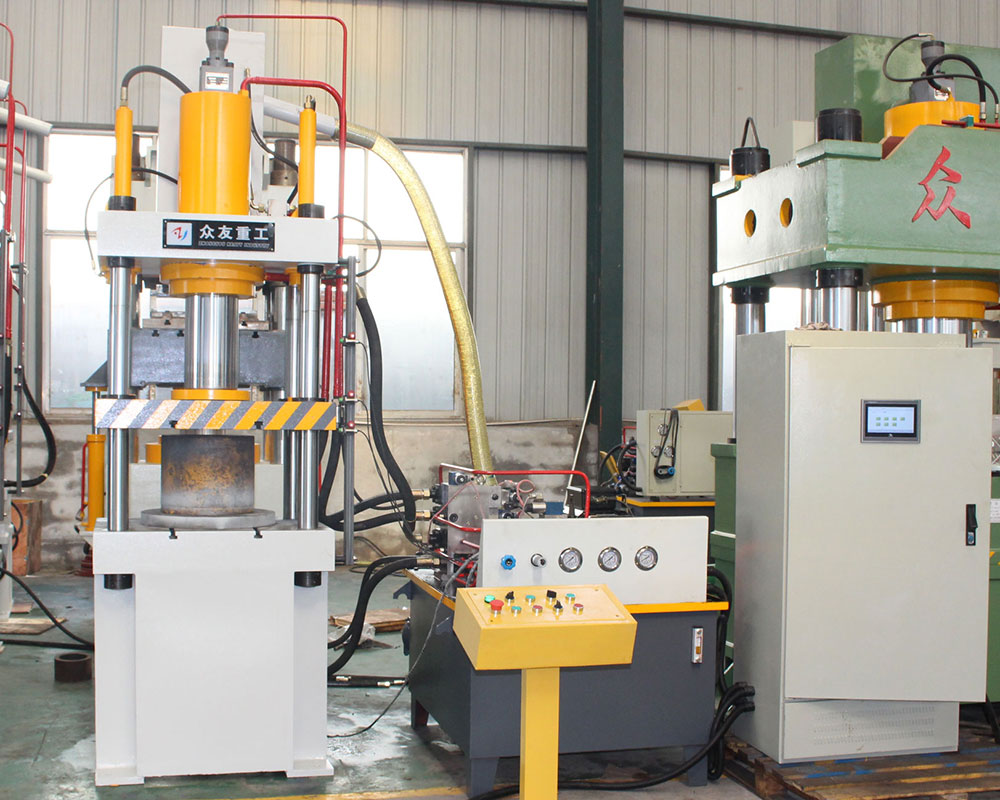 100吨伺服四柱液压机