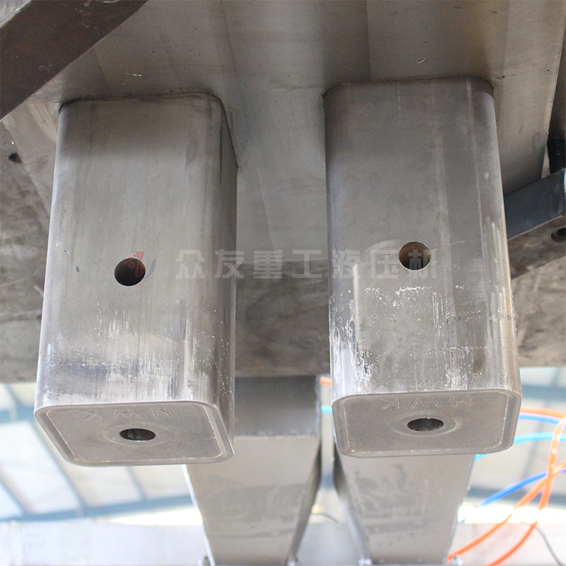 1000吨自动送料牛羊舔砖液压机 一出二5公斤盐砖机 粉末成型油压机盐砖机