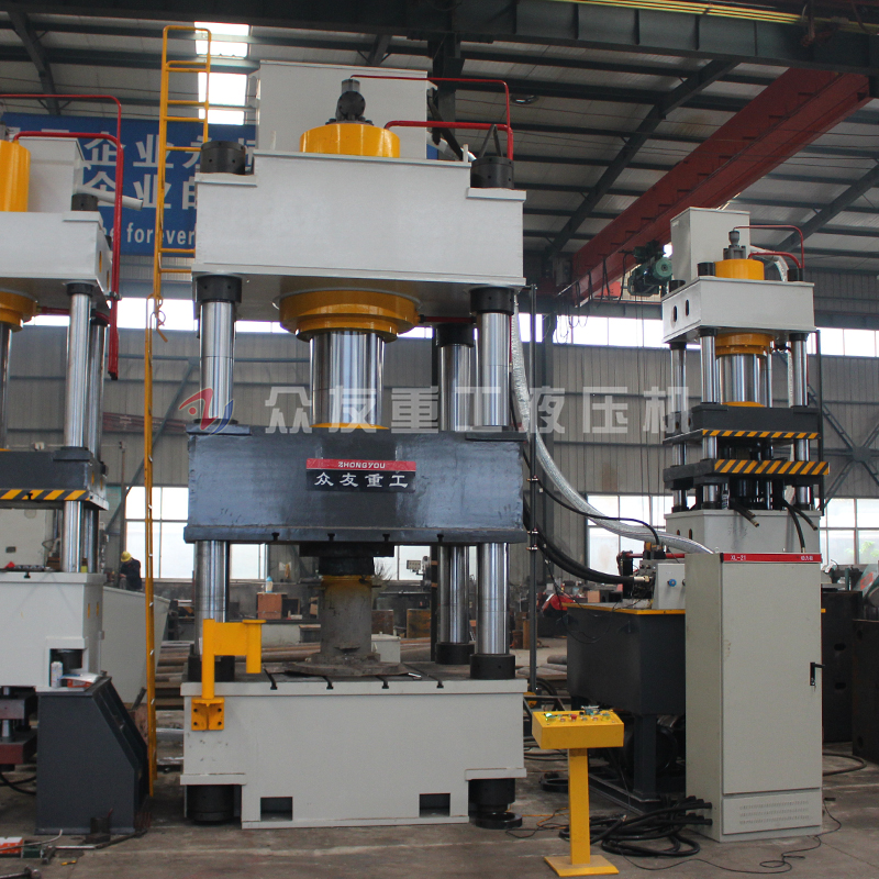 操作1000吨液压机时有哪些注意事项？