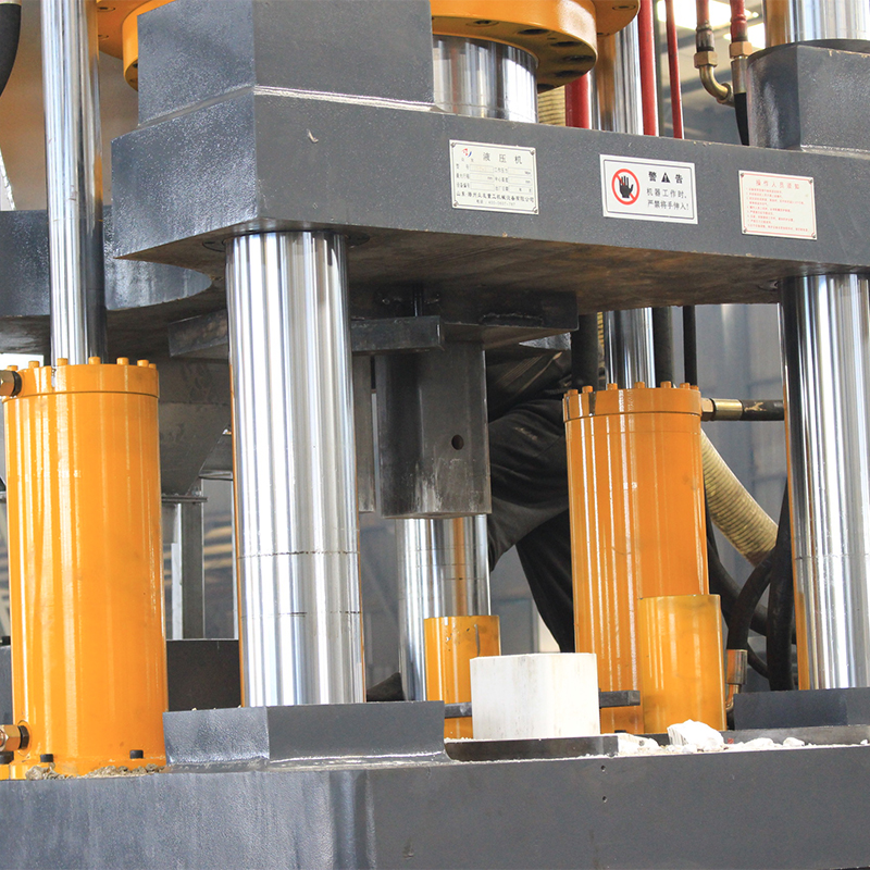 800吨牛羊舔砖液压机 800T粉末成型油压机盐砖机  一出二盐砖机