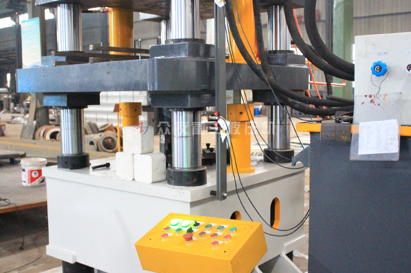 630吨牛羊舔砖液压机 630t粉末成型油压机 一出二盐砖机