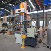 800吨四柱液压机的特点