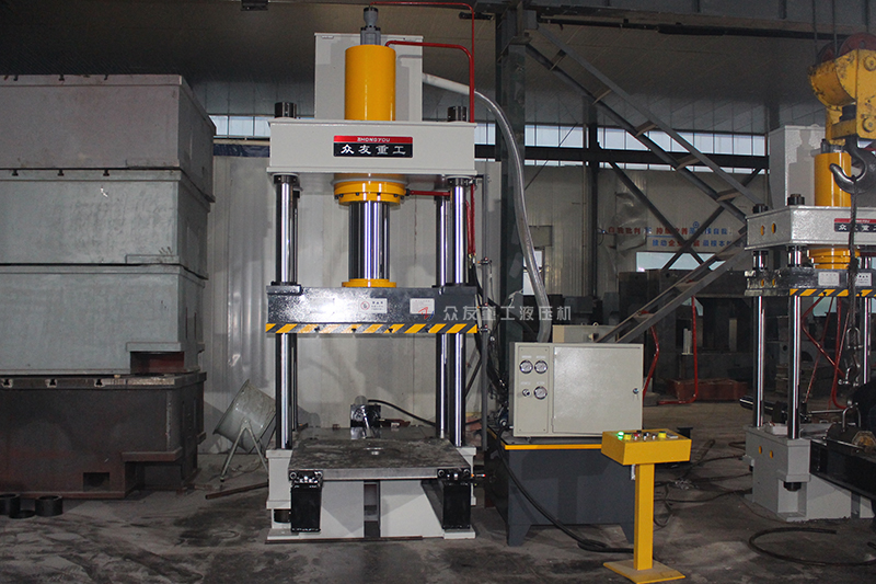 怎么确保200t四柱液压机液压油缸的保压效果？