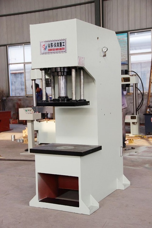 小型液压机液压缸的调整常包括哪些方面？