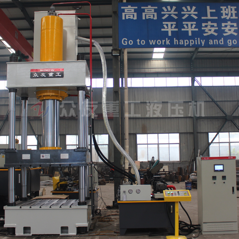 四柱液压机调整压力时要注意什么呢?