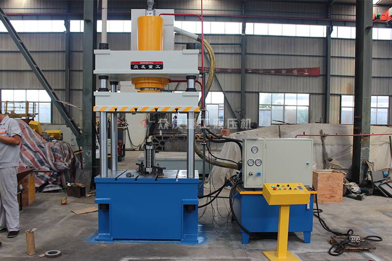 四柱液压机漏油该怎么处理呢?