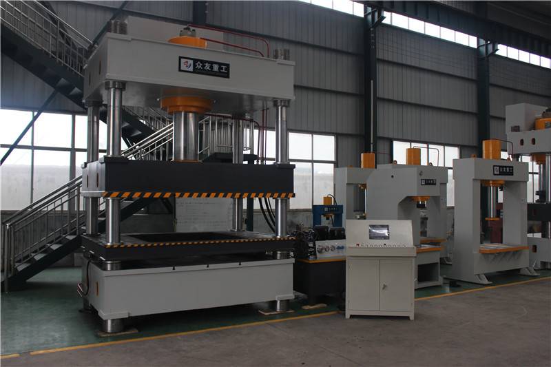 哪里的液压机比较好？四柱液压机厂家选择