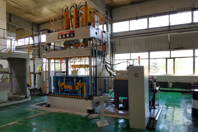 玻璃钢制品模压成型液压机运行过程中的减震措施 液压机厂家整理