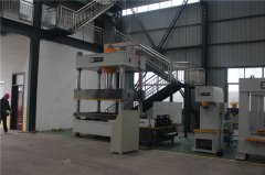 四柱液压机加油前的注意事项