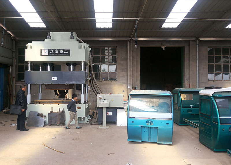 山东济宁的厂家生产电动三轮车车棚