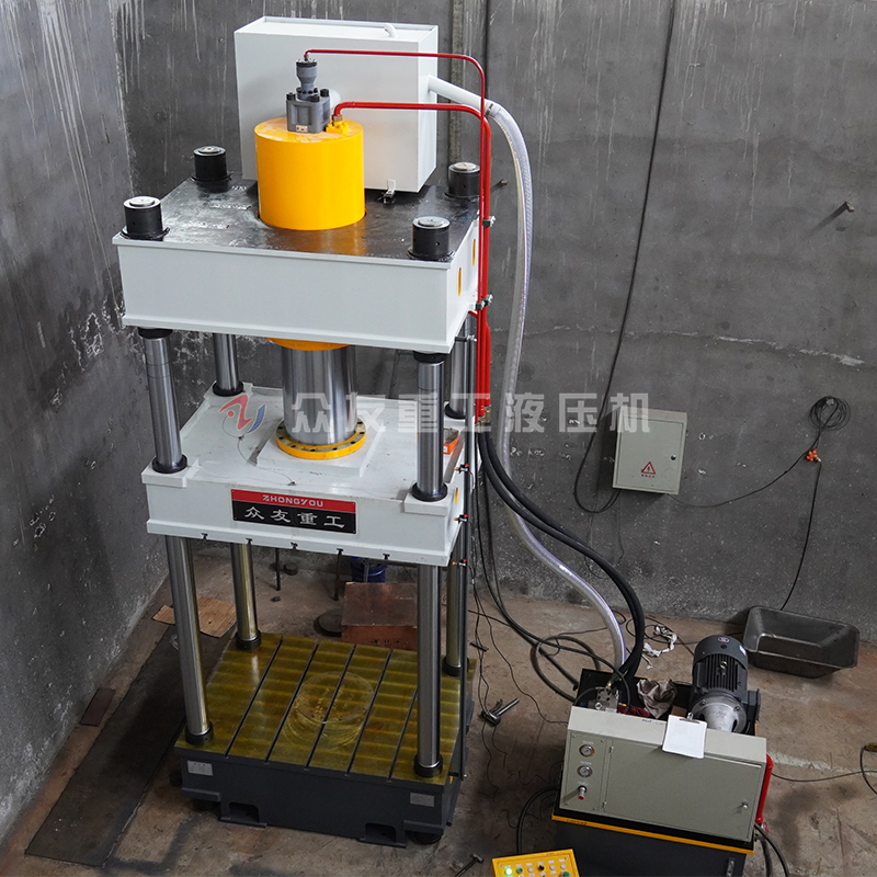 1三梁四柱液压机立柱的导向装置都有哪些?