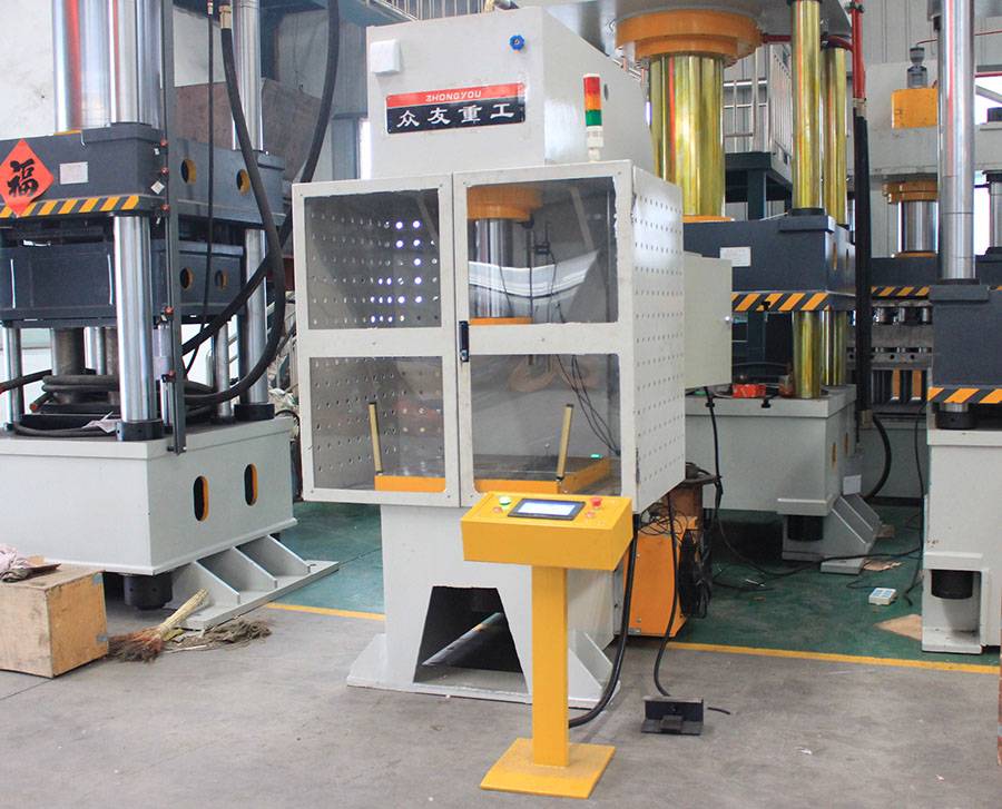 液压机双向液压泵换向回路和锁紧回路