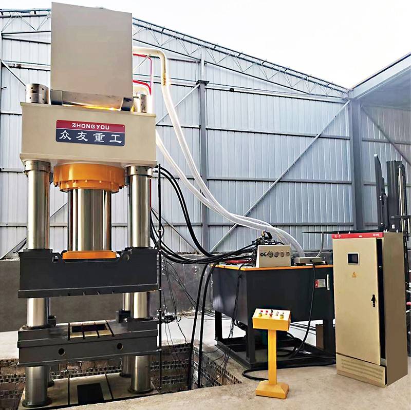 众友重工匣钵液压机采用等静压成形方法的优势？